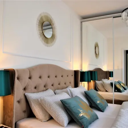 Grand Royal Maris - Najlepsza Lokalizacja, Bardzo Blisko Portu I Plazy, Parking, Nowy Kameralny Apartamentowiec, Scisle Centrum 公寓 乌斯特卡