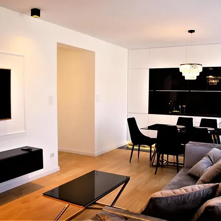 Grand Royal Maris - Najlepsza Lokalizacja, Bardzo Blisko Portu I Plazy, Parking, Nowy Kameralny Apartamentowiec, Scisle Centrum * 乌斯特卡